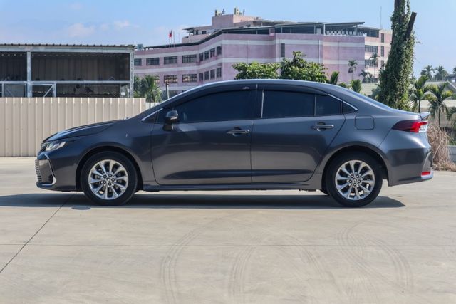 【豪華PLUS版 全車原鈑件】原廠精裝│I-KEY│ACC跟車│CARPLAY│導航│倒車顯影│後座出風│ISOFIX  第3張相片