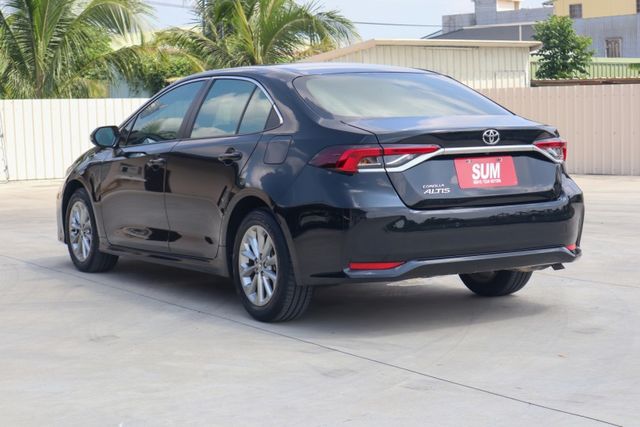 【豪華版 僅跑３萬】 購車送全新安卓機│全車原鈑件│TSS2.0│LV2駕駛輔助│全速域跟車│車道偏移輔助│ISOFIX  第2張相片