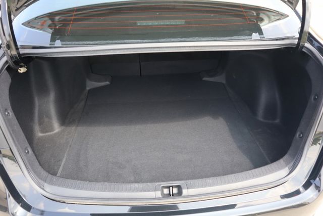 【豪華版 僅跑３萬】 購車送全新安卓機│全車原鈑件│TSS2.0│LV2駕駛輔助│全速域跟車│車道偏移輔助│ISOFIX  第6張相片