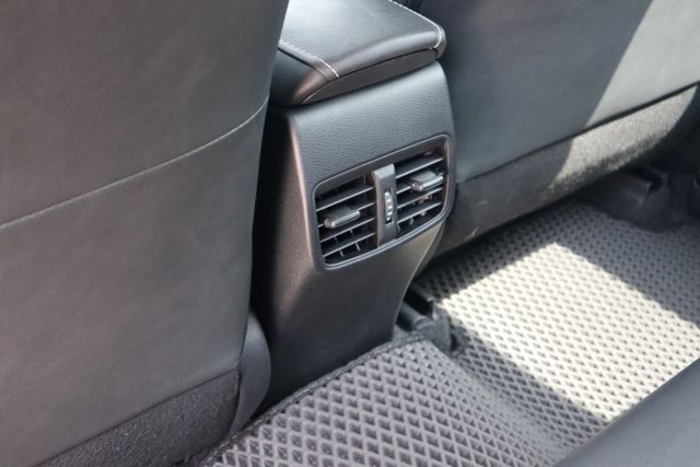 【豪華版 僅跑３萬】 購車送全新安卓機│全車原鈑件│TSS2.0│LV2駕駛輔助│全速域跟車│車道偏移輔助│ISOFIX  第10張相片