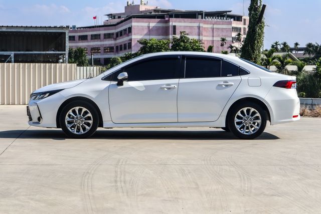 【尊爵精裝版 全車原鈑件】原廠保養│I-KEY│TSS2.0│全速域跟車│車道維持│CARPLAY│盲點偵測│新車保固中  第3張相片