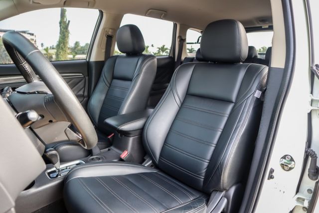 【僅跑６萬多 全車原鈑件】I-KEY│ACC跟車│車道偏移輔助│CARPLAY│倒車顯影│ISOFIX│後座出風│  第7張相片