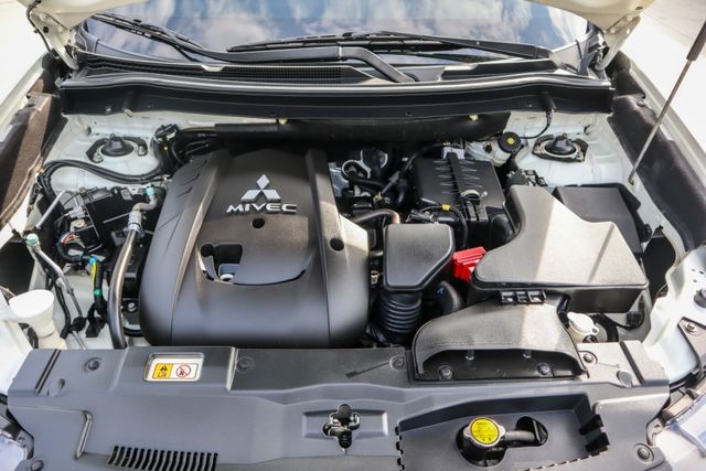 【僅跑６萬多 全車原鈑件】I-KEY│ACC跟車│車道偏移輔助│CARPLAY│倒車顯影│ISOFIX│後座出風│  第16張相片