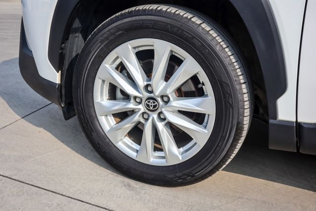 【豪華版 全原鈑件】新車保固中│原廠保養│TSS2.0│全速域跟車│車道置中│倒車顯影│手機連結│ISOFIX│後座出風  第4張相片