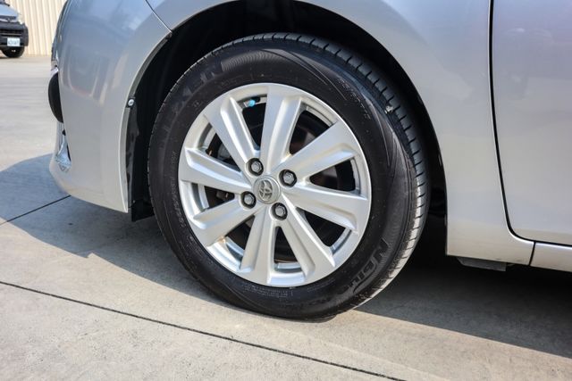 【經典影音版 全車原鈑件】里程保證│倒車顯影│前後車距雷達│衛星導航│前後霧燈│數位後視鏡│抬頭顯示器│LED日行燈  第4張相片