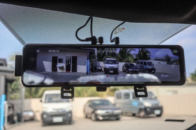 【經典影音版 全車原鈑件】里程保證│倒車顯影│前後車距雷達│衛星導航│前後霧燈│數位後視鏡│抬頭顯示器│LED日行燈  第14張相片