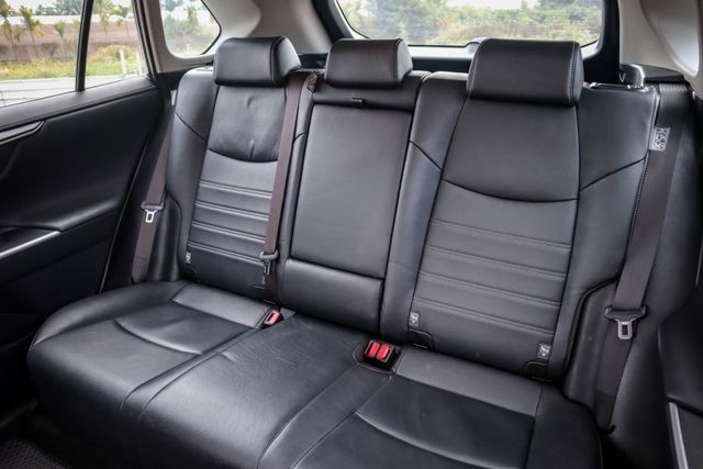 【尊爵影音版 全車原鈑件】里程保證│ACC跟車│車道偏移輔助│CARPLAY│盲點偵測│電動椅│衛星導航│ISOFIX  第10張相片