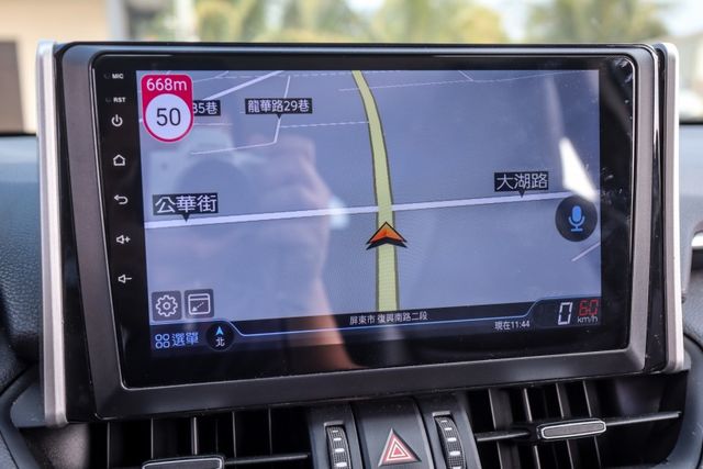 【尊爵影音版 全車原鈑件】里程保證│ACC跟車│車道偏移輔助│CARPLAY│盲點偵測│電動椅│衛星導航│ISOFIX  第16張相片