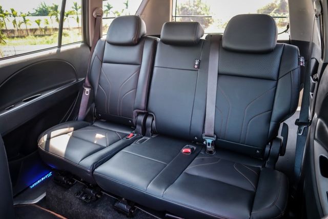 【最頂級旗艦版 原廠保養】僅跑５萬│數位儀錶│數位後視鏡│後座空調│導航│倒車顯影│手機連結│盲點偵測│ISOFIX  第9張相片