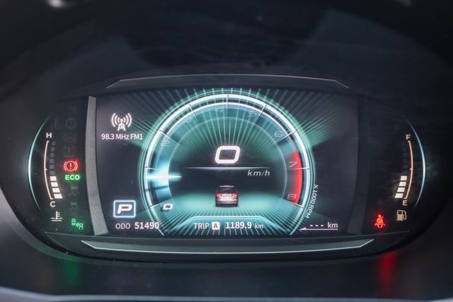 【最頂級旗艦版 原廠保養】僅跑５萬│數位儀錶│數位後視鏡│後座空調│導航│倒車顯影│手機連結│盲點偵測│ISOFIX  第12張相片