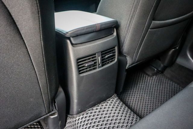 【僅跑２萬多 原廠保養】原廠加價車色+導航│全速域跟車│車道偏移輔助│CARPLAY│盲點偵測│ISOFIX│倒車顯影  第11張相片