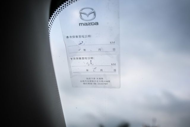 【僅跑２萬多 原廠保養】原廠加價車色+導航│全速域跟車│車道偏移輔助│CARPLAY│盲點偵測│ISOFIX│倒車顯影  第14張相片