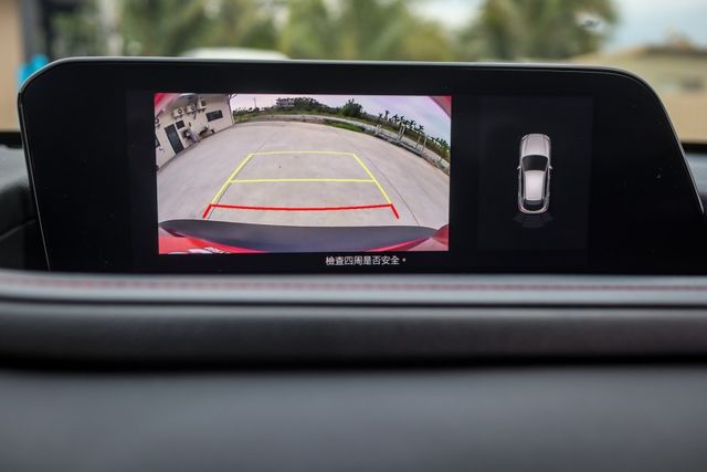 【僅跑２萬多 原廠保養】原廠加價車色+導航│全速域跟車│車道偏移輔助│CARPLAY│盲點偵測│ISOFIX│倒車顯影  第16張相片