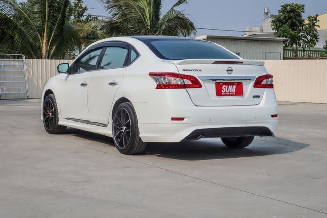 【最頂級旗艦環景版 里程僅跑５萬多】全車原鈑件│原廠保養│電動椅│４安│環景影像│衛星導航│盲點偵測│後座出風│數位電視  第2張相片