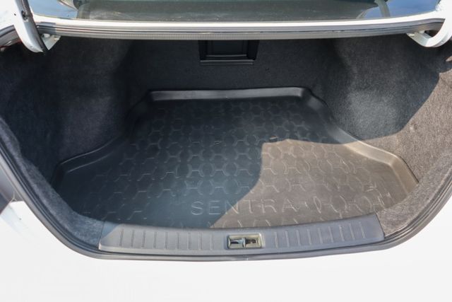 【最頂級旗艦環景版 里程僅跑５萬多】全車原鈑件│原廠保養│電動椅│４安│環景影像│衛星導航│盲點偵測│後座出風│數位電視  第5張相片