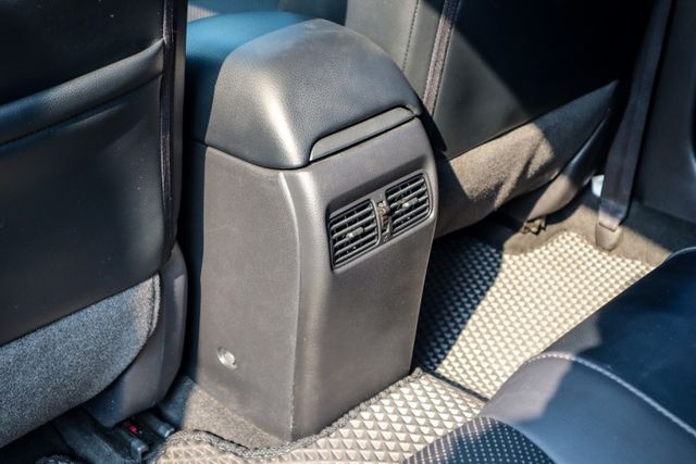 【最頂級旗艦環景版 里程僅跑５萬多】全車原鈑件│原廠保養│電動椅│４安│環景影像│衛星導航│盲點偵測│後座出風│數位電視  第10張相片