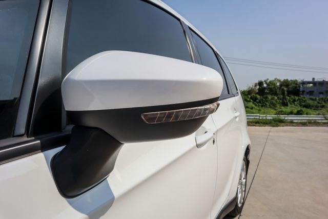 【最頂級輕鬆影音版 僅跑２萬】原廠保養│電子後視鏡│電動尾門│CARPLAY│倒車顯影│前後車距雷達│導航│I-KEY  第5張相片