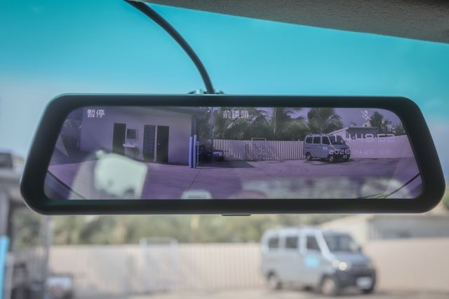 【最頂級輕鬆影音版 僅跑２萬】原廠保養│電子後視鏡│電動尾門│CARPLAY│倒車顯影│前後車距雷達│導航│I-KEY  第12張相片