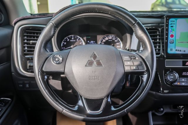 【僅跑６萬多 全車原鈑件】I-KEY│ACC跟車│車道偏移輔助│CARPLAY│倒車顯影│ISOFIX│後座出風│  第10張相片
