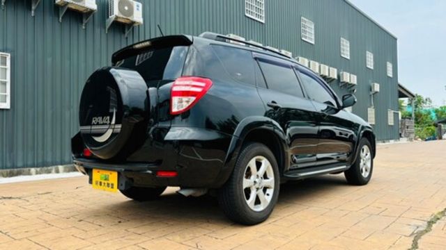 TOYOTA豐田 RAV4  第2張相片