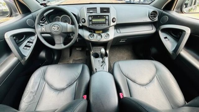 TOYOTA豐田 RAV4  第8張相片