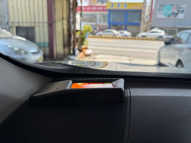 TOYOTA豐田 RAV4  第10張相片