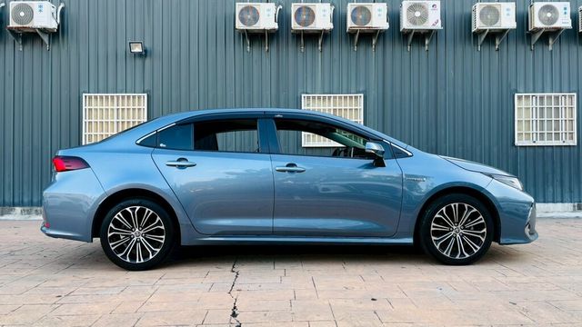 TOYOTA豐田 COROLLA ALTIS HYBRID  第12張相片