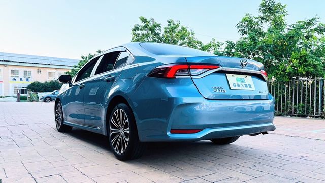 TOYOTA豐田 COROLLA ALTIS HYBRID  第13張相片