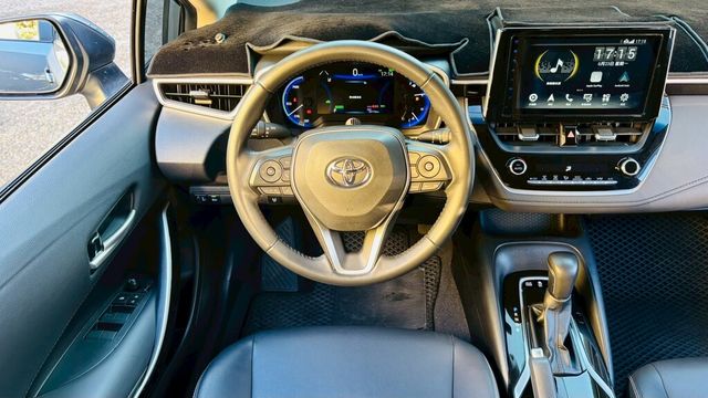 TOYOTA豐田 COROLLA ALTIS HYBRID  第15張相片