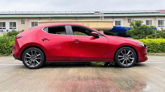 MAZDA馬自達 MAZDA 3  第8張相片