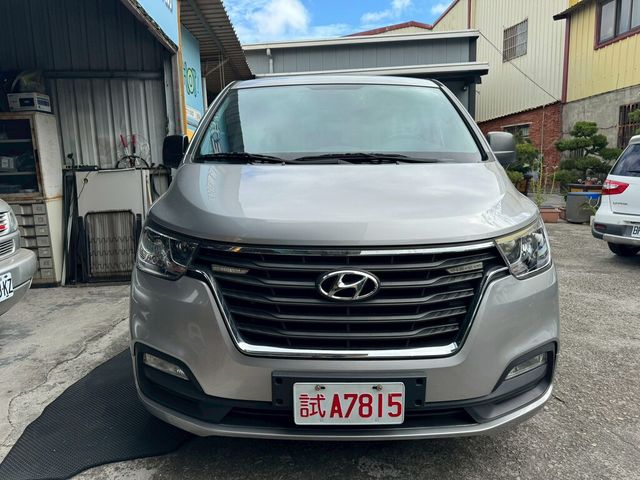 HYUNDAI現代 STAREX  第1張相片