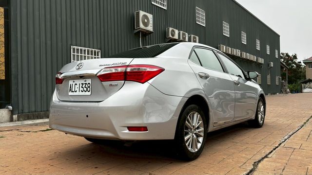 TOYOTA豐田 ALTIS  第2張相片