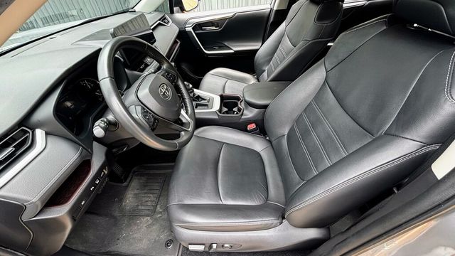 TOYOTA豐田 RAV4  第15張相片