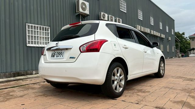 NISSAN日產 TIIDA  第2張相片