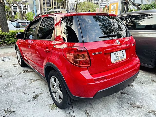 Suzuki  SX4   第8張相片