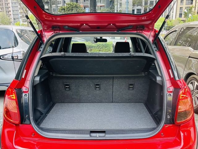 Suzuki  SX4   第15張相片