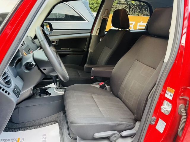 Suzuki  SX4   第17張相片
