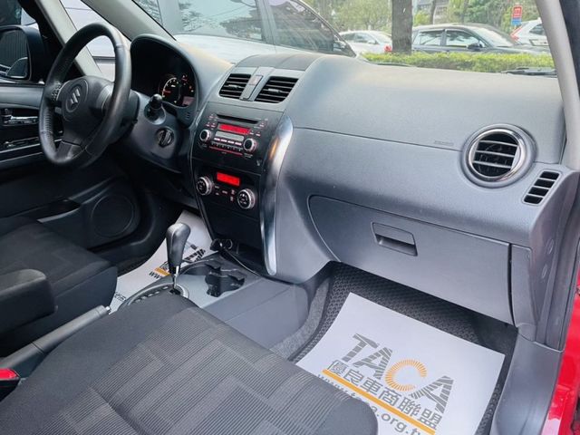 Suzuki  SX4   第18張相片