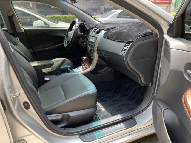Toyota  Altis 2011年TOYOTA ALT  第2張相片