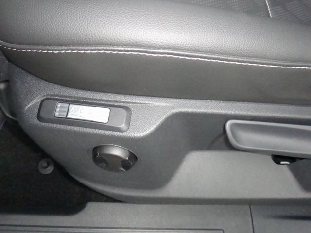 Ford/福特  TOURNEO CONNECT  第33張相片
