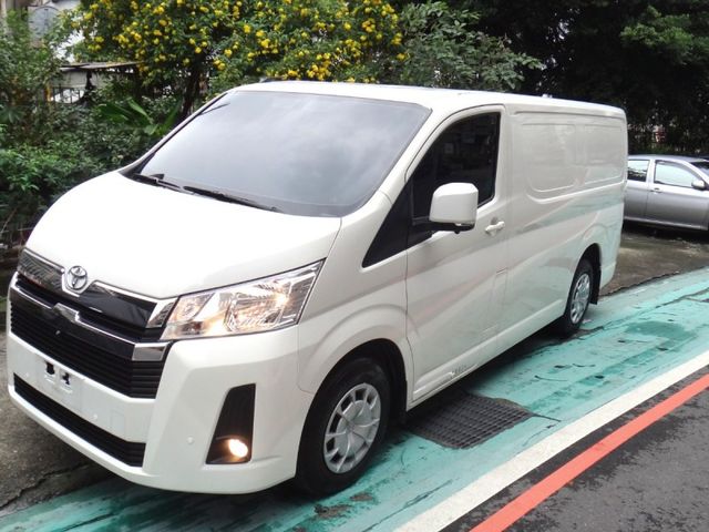 Toyota  Hiace  第9張相片