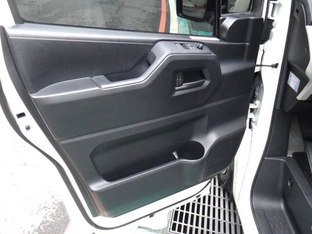 Toyota  Hiace  第14張相片