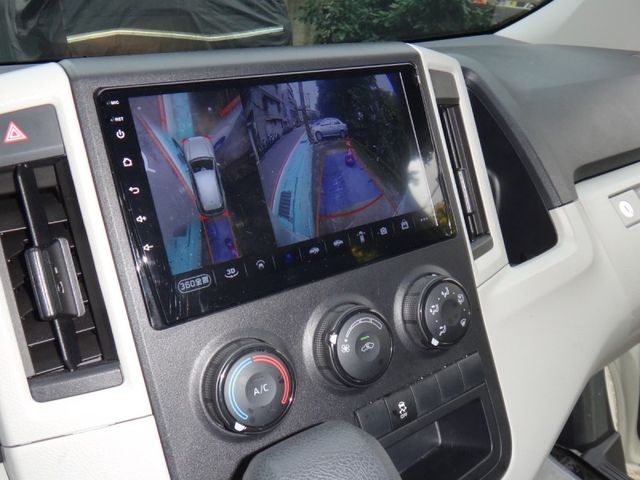 Toyota  Hiace  第17張相片