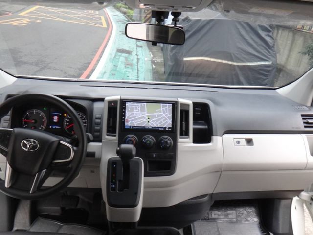 Toyota  Hiace  第22張相片