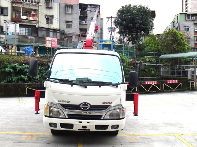 Hino  300  第2張相片