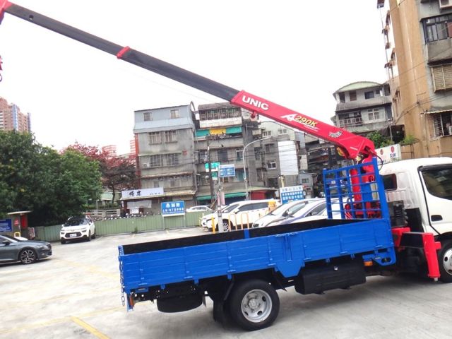 Hino  300  第14張相片