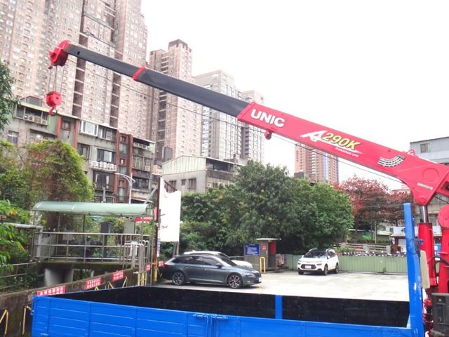 Hino  300  第15張相片