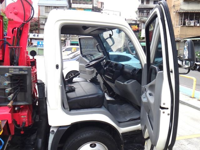 Hino  300  第18張相片