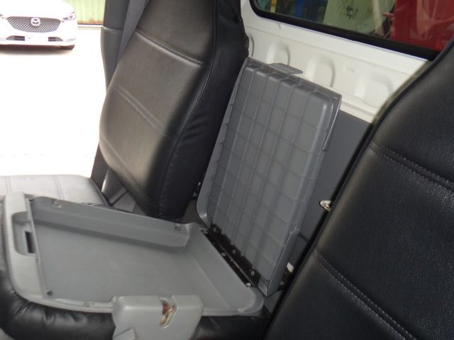 Hino  300  第25張相片