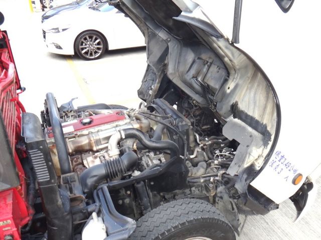 Hino  300  第31張相片